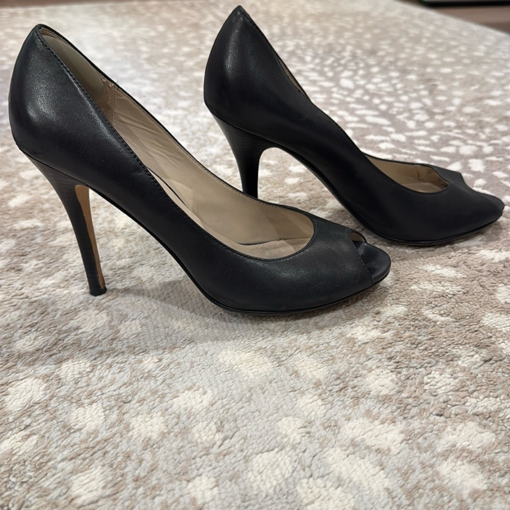 Perfect Michael Kors peep toe shoes